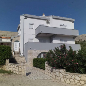 Apartmani Salus, Pag